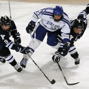 九游体育网址-篮球教练员战术研讨持续深入开展，篮球教练技术总结